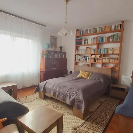 Nagyiek Haza / Granny's House 아파트 *