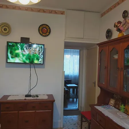 Nagyiek Haza / Granny's House *